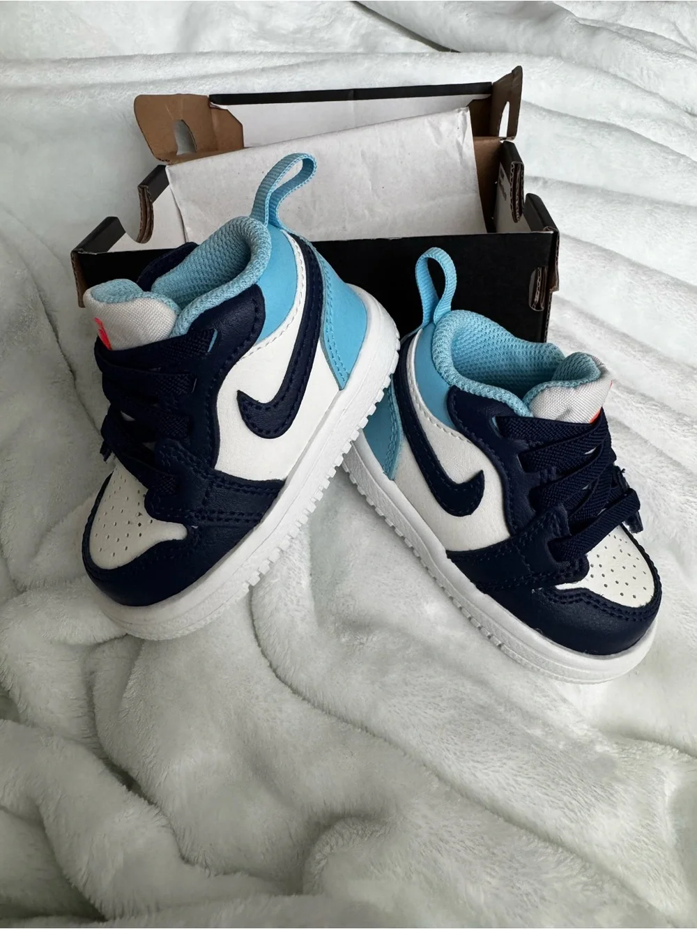 Jordan low baby